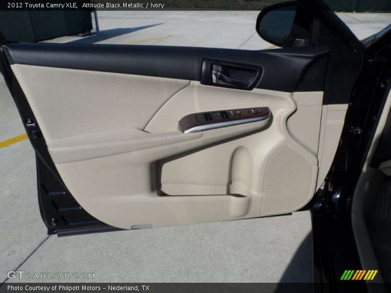 Attitude Black Metallic / Ivory 2012 Toyota Camry XLE