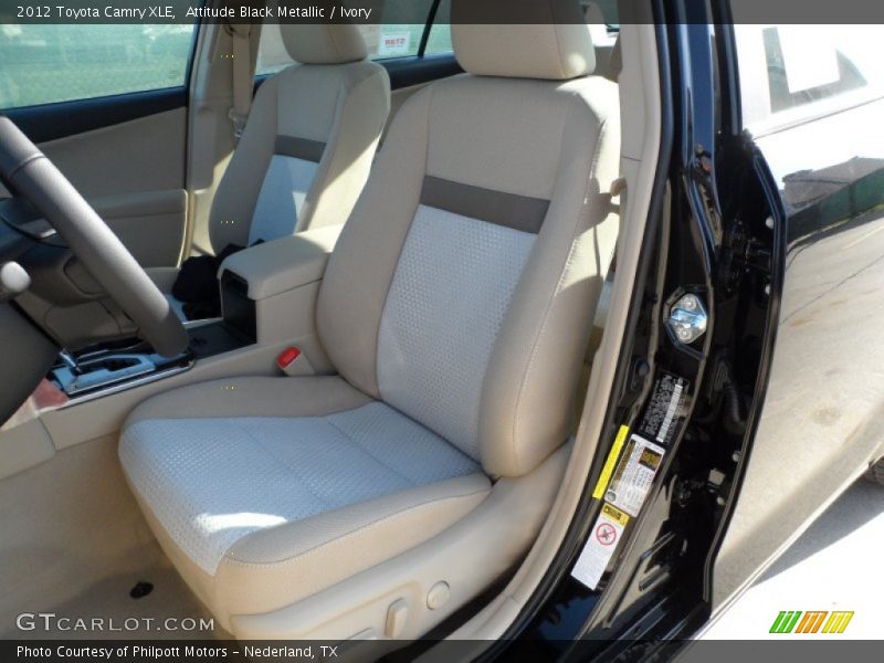 Attitude Black Metallic / Ivory 2012 Toyota Camry XLE