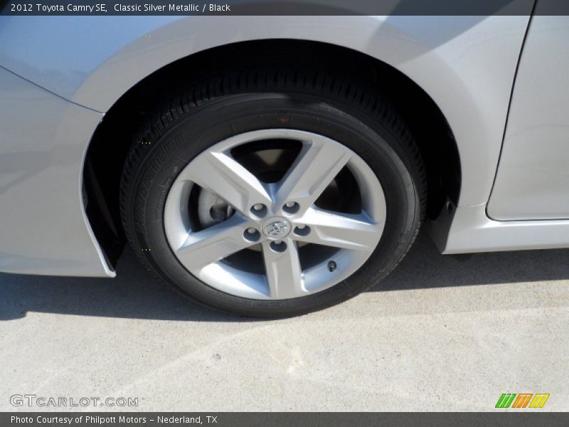 Classic Silver Metallic / Black 2012 Toyota Camry SE