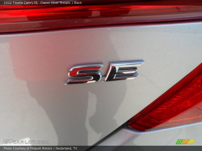 Classic Silver Metallic / Black 2012 Toyota Camry SE