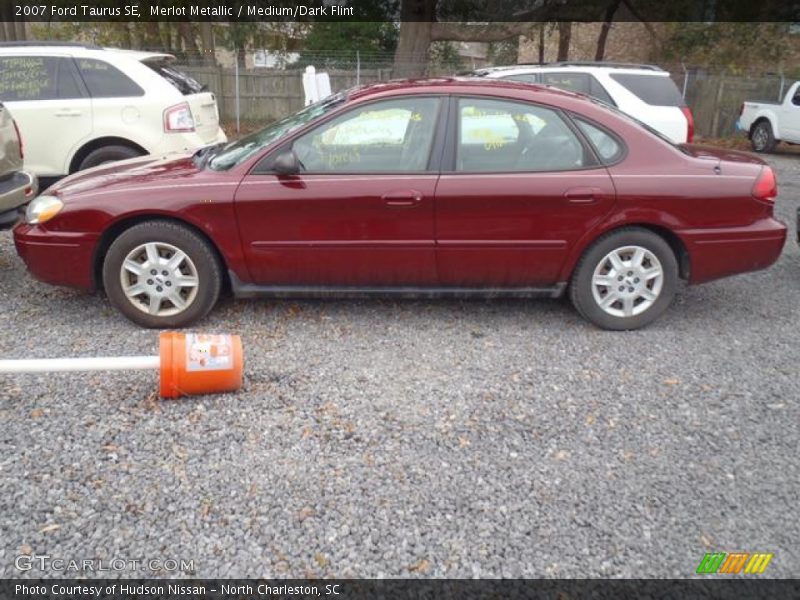 Merlot Metallic / Medium/Dark Flint 2007 Ford Taurus SE