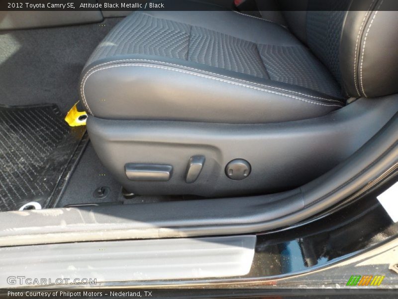 Attitude Black Metallic / Black 2012 Toyota Camry SE