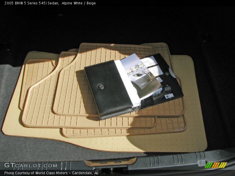 Alpine White / Beige 2005 BMW 5 Series 545i Sedan
