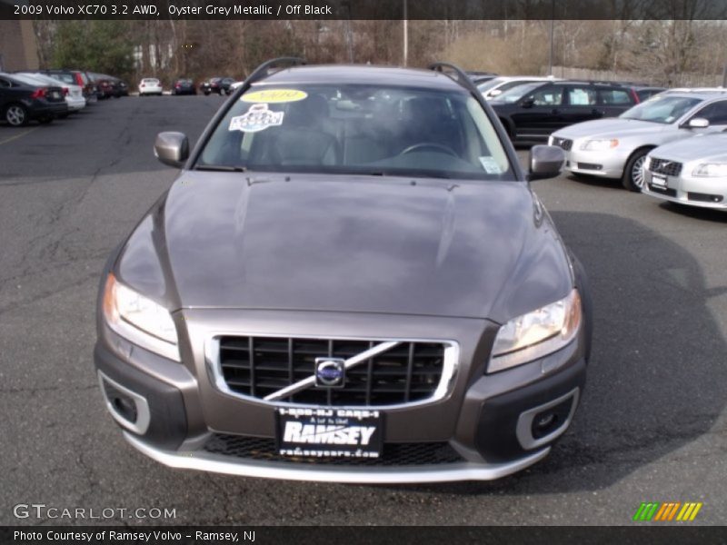 Oyster Grey Metallic / Off Black 2009 Volvo XC70 3.2 AWD