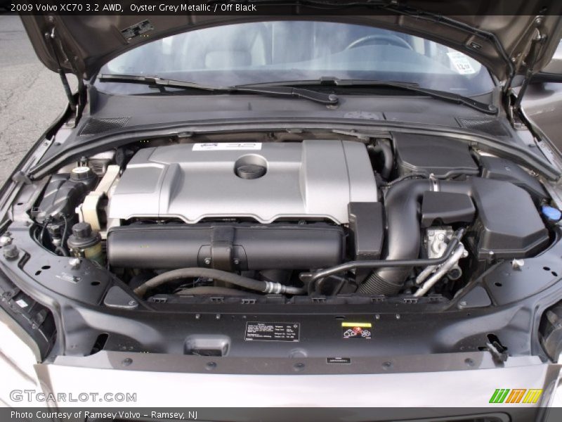 Oyster Grey Metallic / Off Black 2009 Volvo XC70 3.2 AWD
