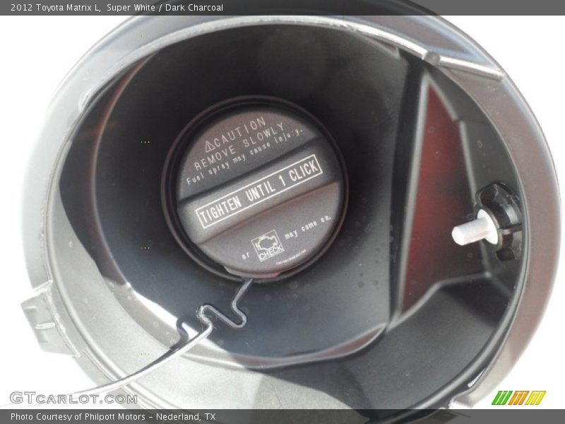 Super White / Dark Charcoal 2012 Toyota Matrix L