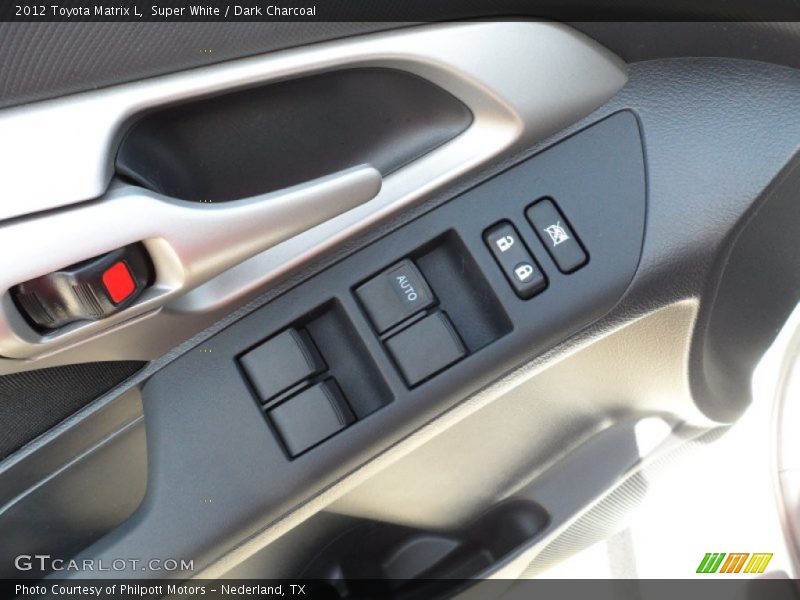 Super White / Dark Charcoal 2012 Toyota Matrix L