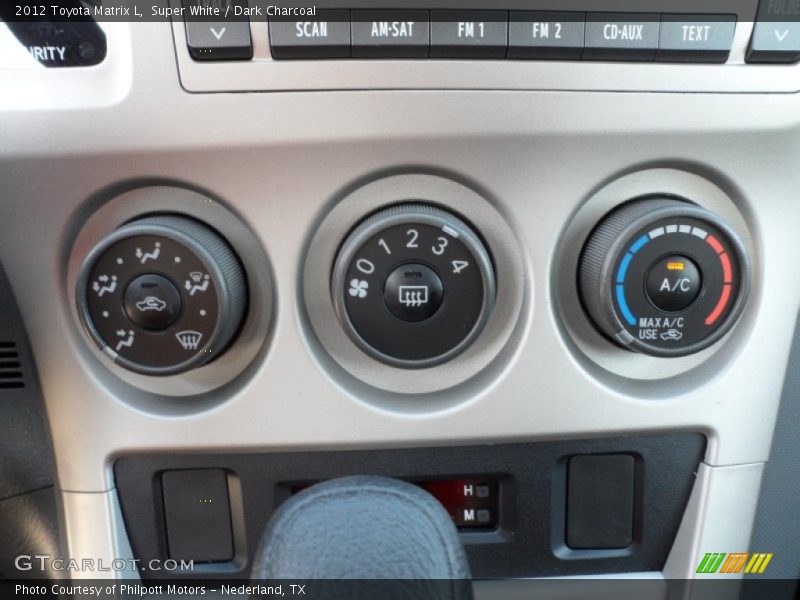Super White / Dark Charcoal 2012 Toyota Matrix L