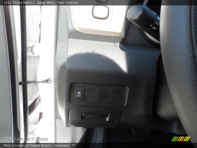 Super White / Dark Charcoal 2012 Toyota Matrix L