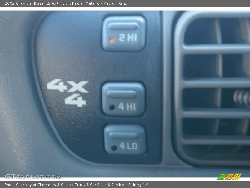 Light Pewter Metallic / Medium Gray 2003 Chevrolet Blazer LS 4x4
