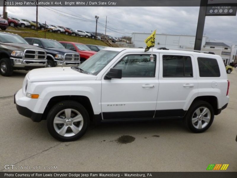 Bright White / Dark Slate Gray 2011 Jeep Patriot Latitude X 4x4