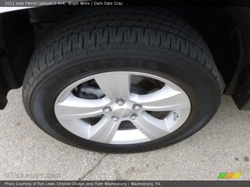 Bright White / Dark Slate Gray 2011 Jeep Patriot Latitude X 4x4