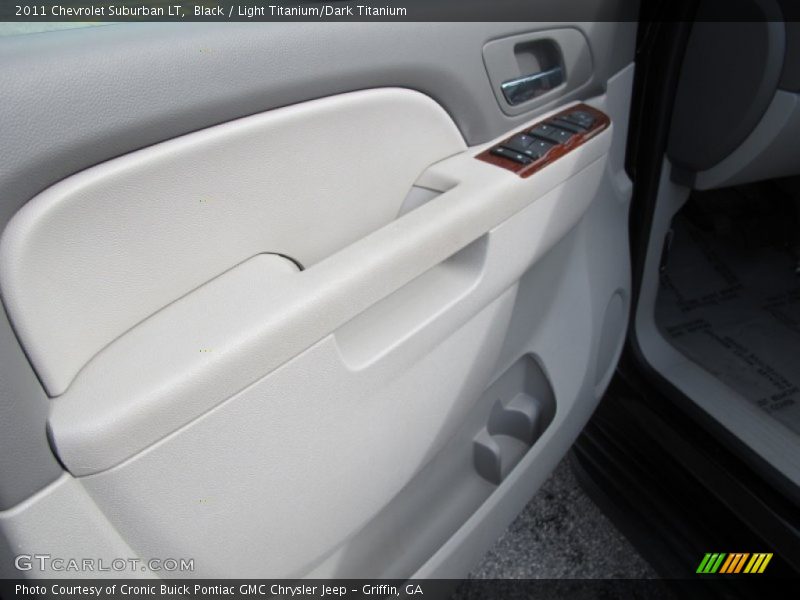 Black / Light Titanium/Dark Titanium 2011 Chevrolet Suburban LT