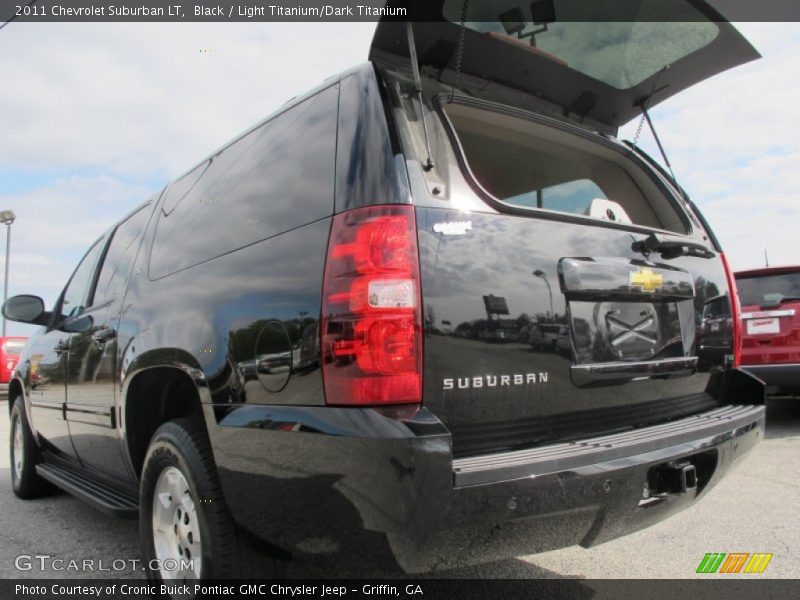 Black / Light Titanium/Dark Titanium 2011 Chevrolet Suburban LT