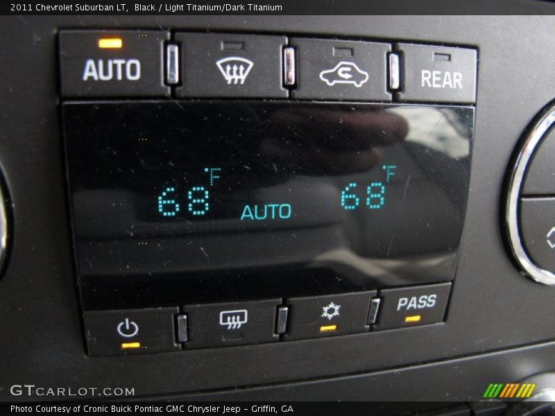 Black / Light Titanium/Dark Titanium 2011 Chevrolet Suburban LT