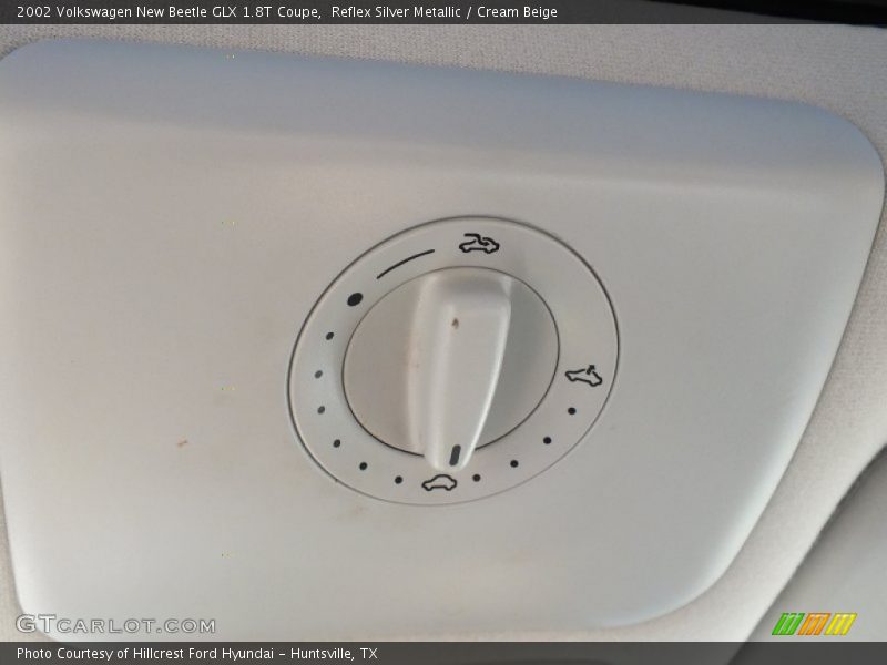 Reflex Silver Metallic / Cream Beige 2002 Volkswagen New Beetle GLX 1.8T Coupe