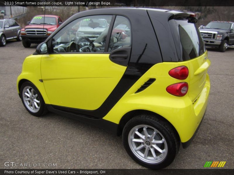 Light Yellow / design Beige 2010 Smart fortwo passion coupe