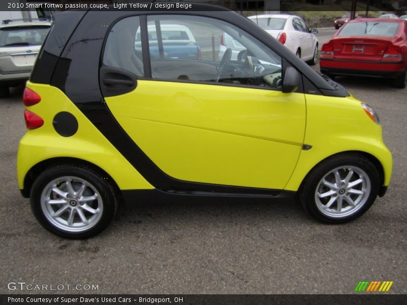 Light Yellow / design Beige 2010 Smart fortwo passion coupe