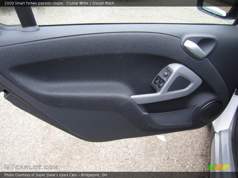 Crystal White / Design Black 2009 Smart fortwo passion coupe