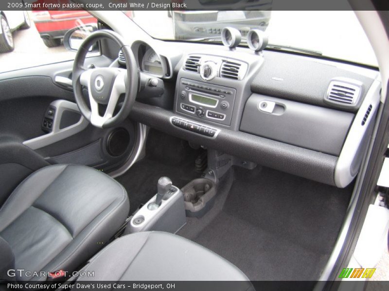 Crystal White / Design Black 2009 Smart fortwo passion coupe