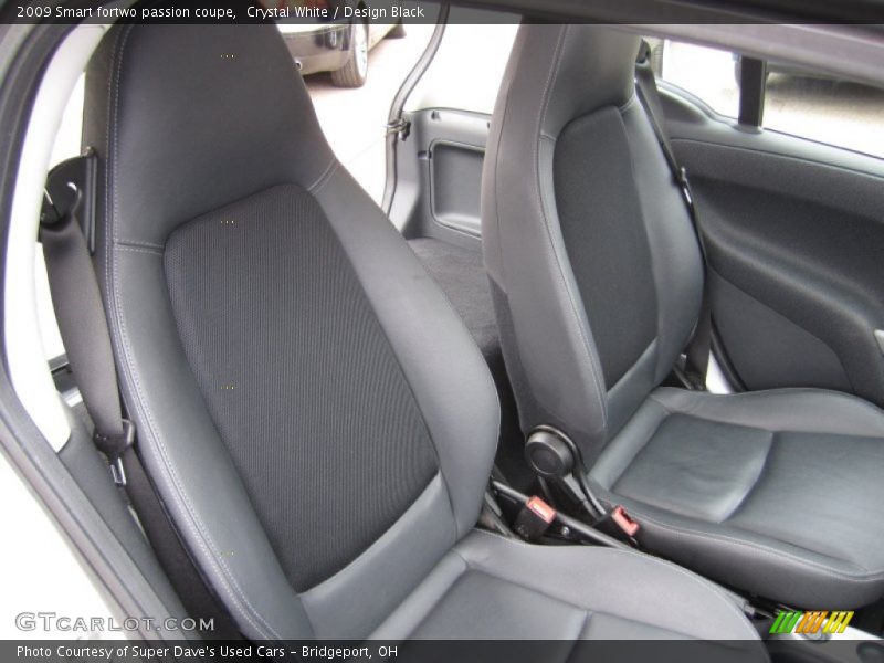 Crystal White / Design Black 2009 Smart fortwo passion coupe