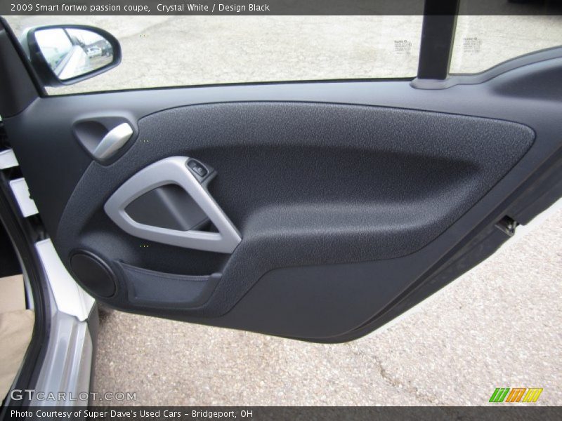 Crystal White / Design Black 2009 Smart fortwo passion coupe