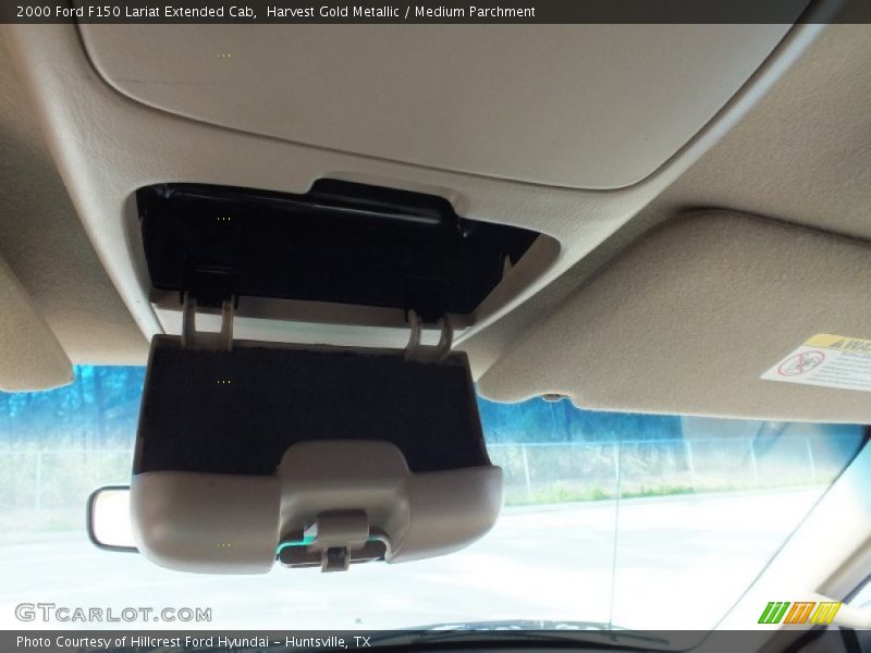 Harvest Gold Metallic / Medium Parchment 2000 Ford F150 Lariat Extended Cab