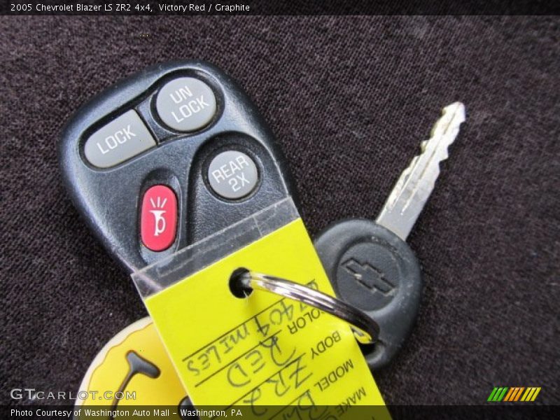 Victory Red / Graphite 2005 Chevrolet Blazer LS ZR2 4x4