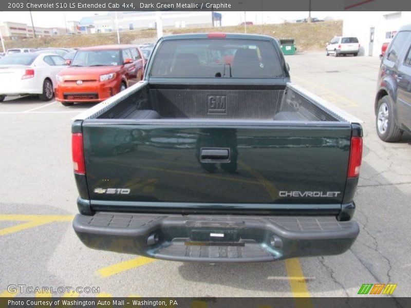 Dark Green Metallic / Graphite 2003 Chevrolet S10 LS Extended Cab 4x4