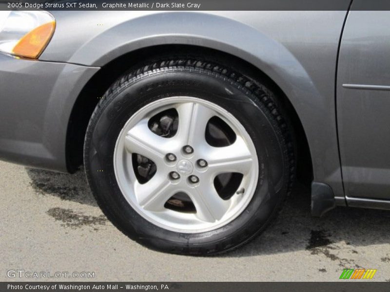 Graphite Metallic / Dark Slate Gray 2005 Dodge Stratus SXT Sedan