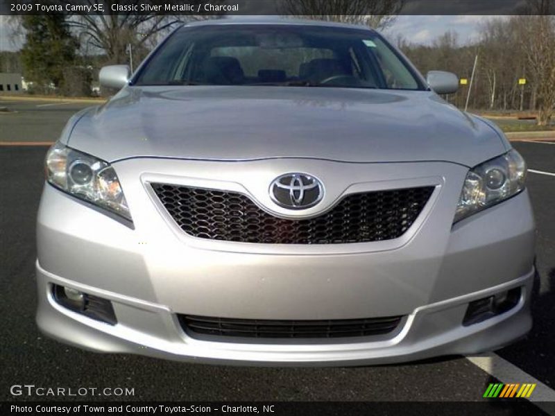 Classic Silver Metallic / Charcoal 2009 Toyota Camry SE