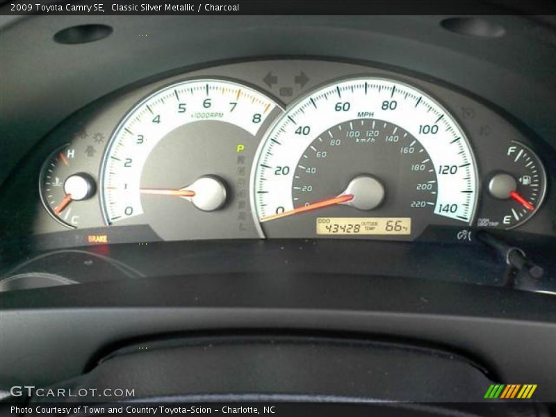 Classic Silver Metallic / Charcoal 2009 Toyota Camry SE