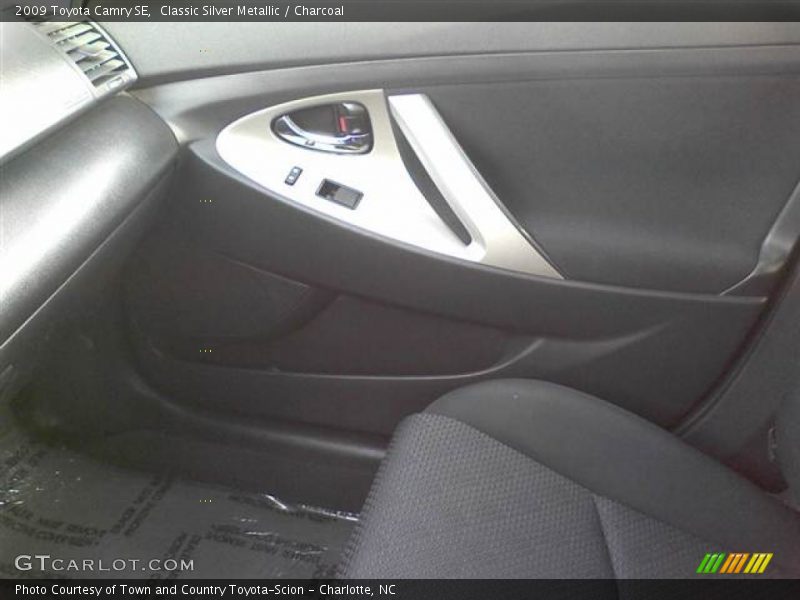 Classic Silver Metallic / Charcoal 2009 Toyota Camry SE