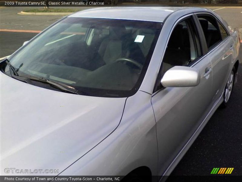 Classic Silver Metallic / Charcoal 2009 Toyota Camry SE