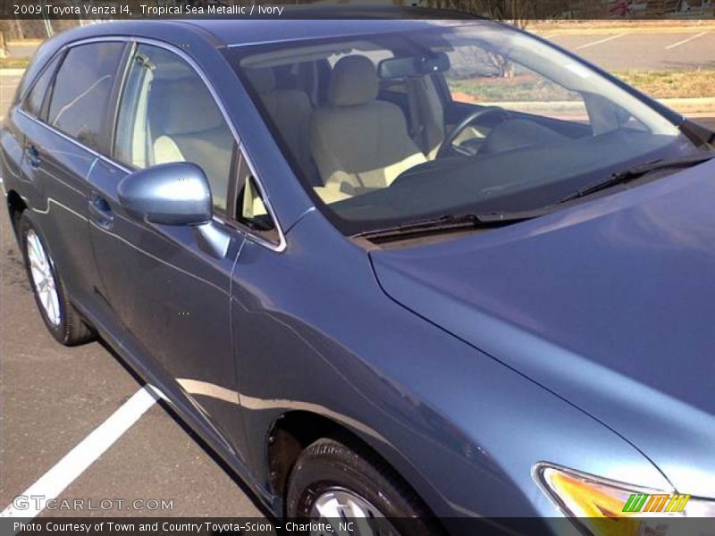 Tropical Sea Metallic / Ivory 2009 Toyota Venza I4