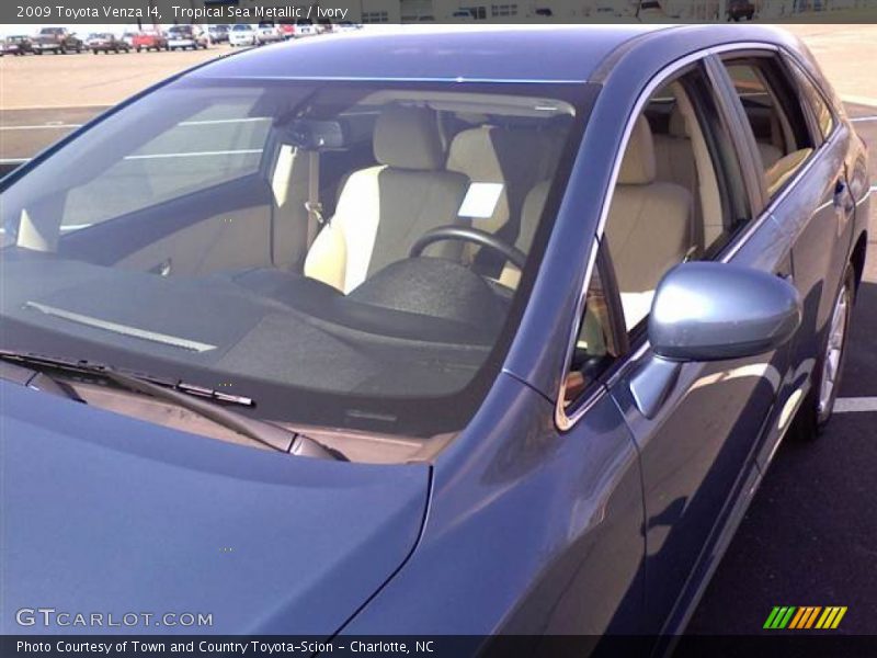 Tropical Sea Metallic / Ivory 2009 Toyota Venza I4