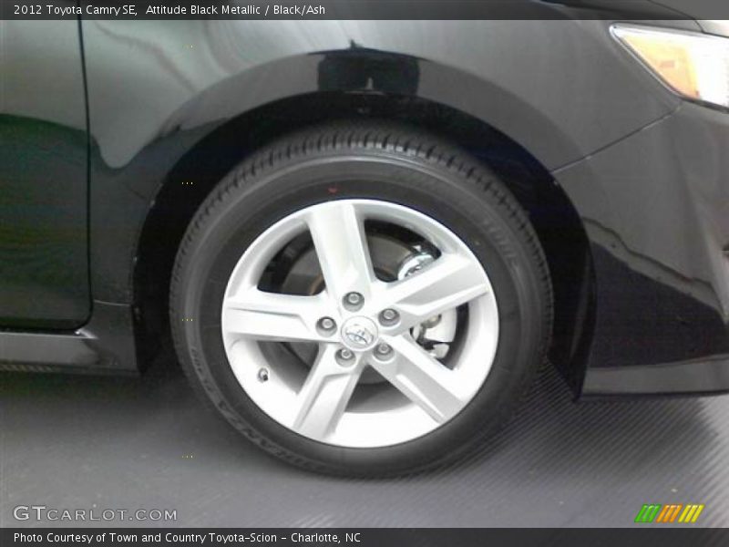 Attitude Black Metallic / Black/Ash 2012 Toyota Camry SE