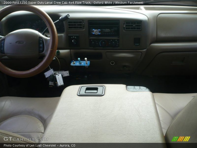Oxford White / Medium Parchment 2000 Ford F350 Super Duty Lariat Crew Cab 4x4 Plow Truck