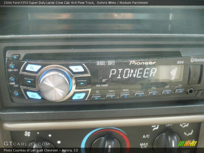 Oxford White / Medium Parchment 2000 Ford F350 Super Duty Lariat Crew Cab 4x4 Plow Truck