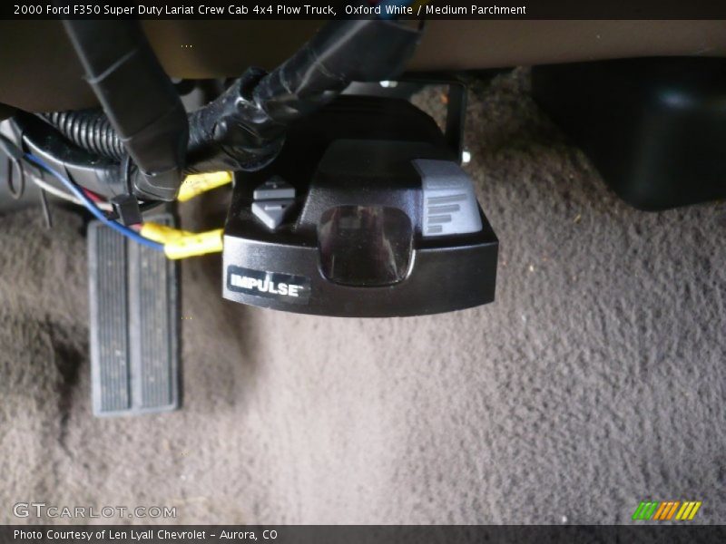 Oxford White / Medium Parchment 2000 Ford F350 Super Duty Lariat Crew Cab 4x4 Plow Truck