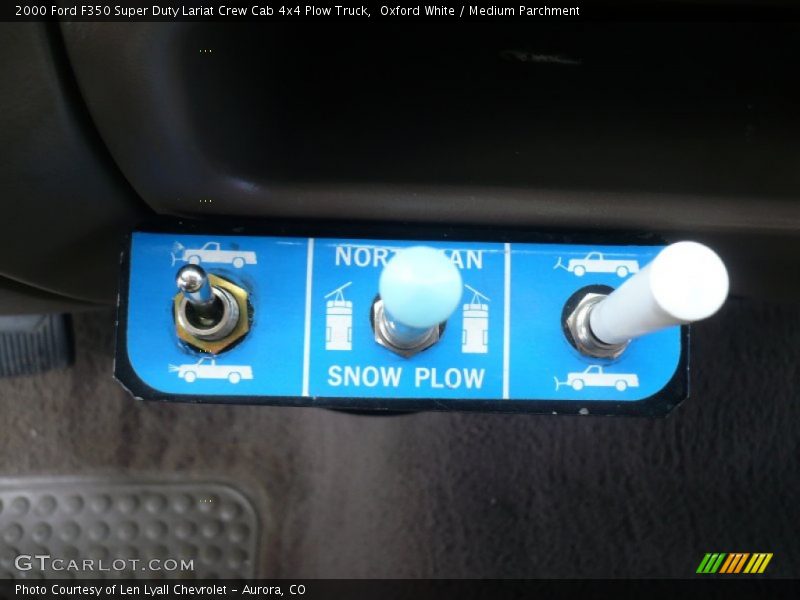 Oxford White / Medium Parchment 2000 Ford F350 Super Duty Lariat Crew Cab 4x4 Plow Truck