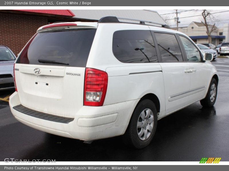 Cosmic White / Beige 2007 Hyundai Entourage GLS