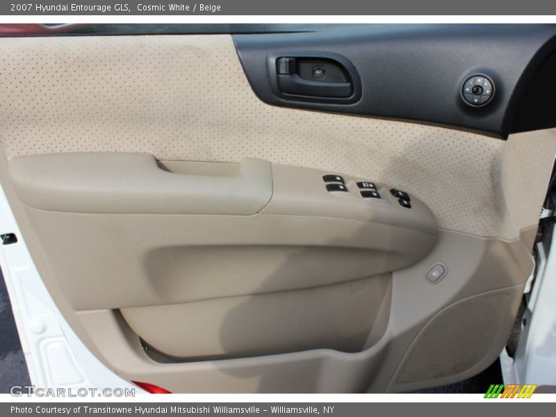 Cosmic White / Beige 2007 Hyundai Entourage GLS