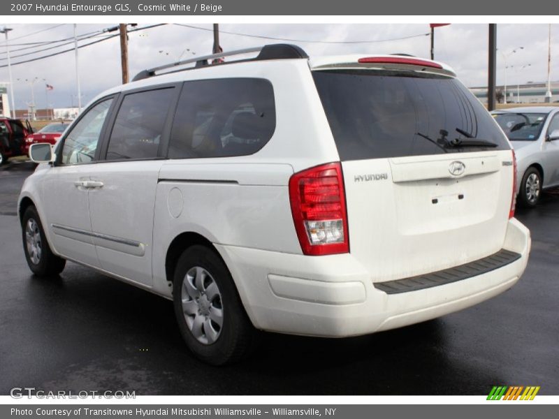 Cosmic White / Beige 2007 Hyundai Entourage GLS