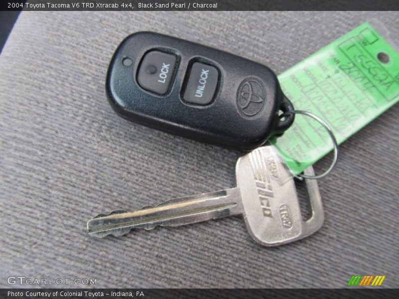 Keys of 2004 Tacoma V6 TRD Xtracab 4x4