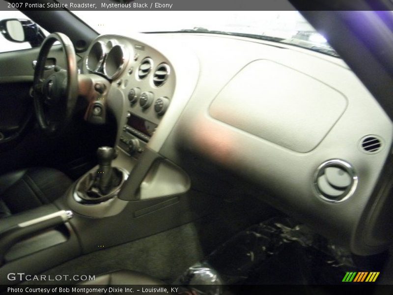 Mysterious Black / Ebony 2007 Pontiac Solstice Roadster