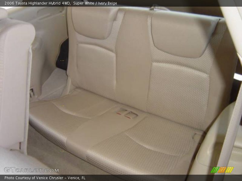 Super White / Ivory Beige 2006 Toyota Highlander Hybrid 4WD