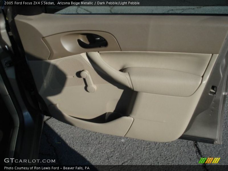 Arizona Beige Metallic / Dark Pebble/Light Pebble 2005 Ford Focus ZX4 S Sedan