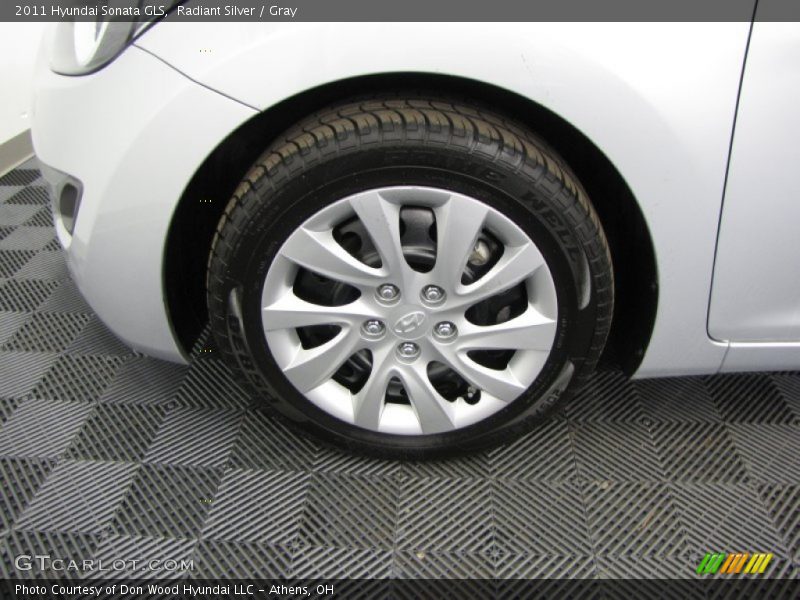 Radiant Silver / Gray 2011 Hyundai Sonata GLS