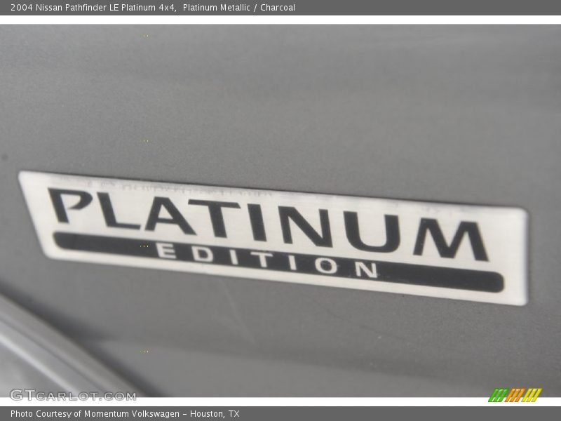 Platinum Metallic / Charcoal 2004 Nissan Pathfinder LE Platinum 4x4